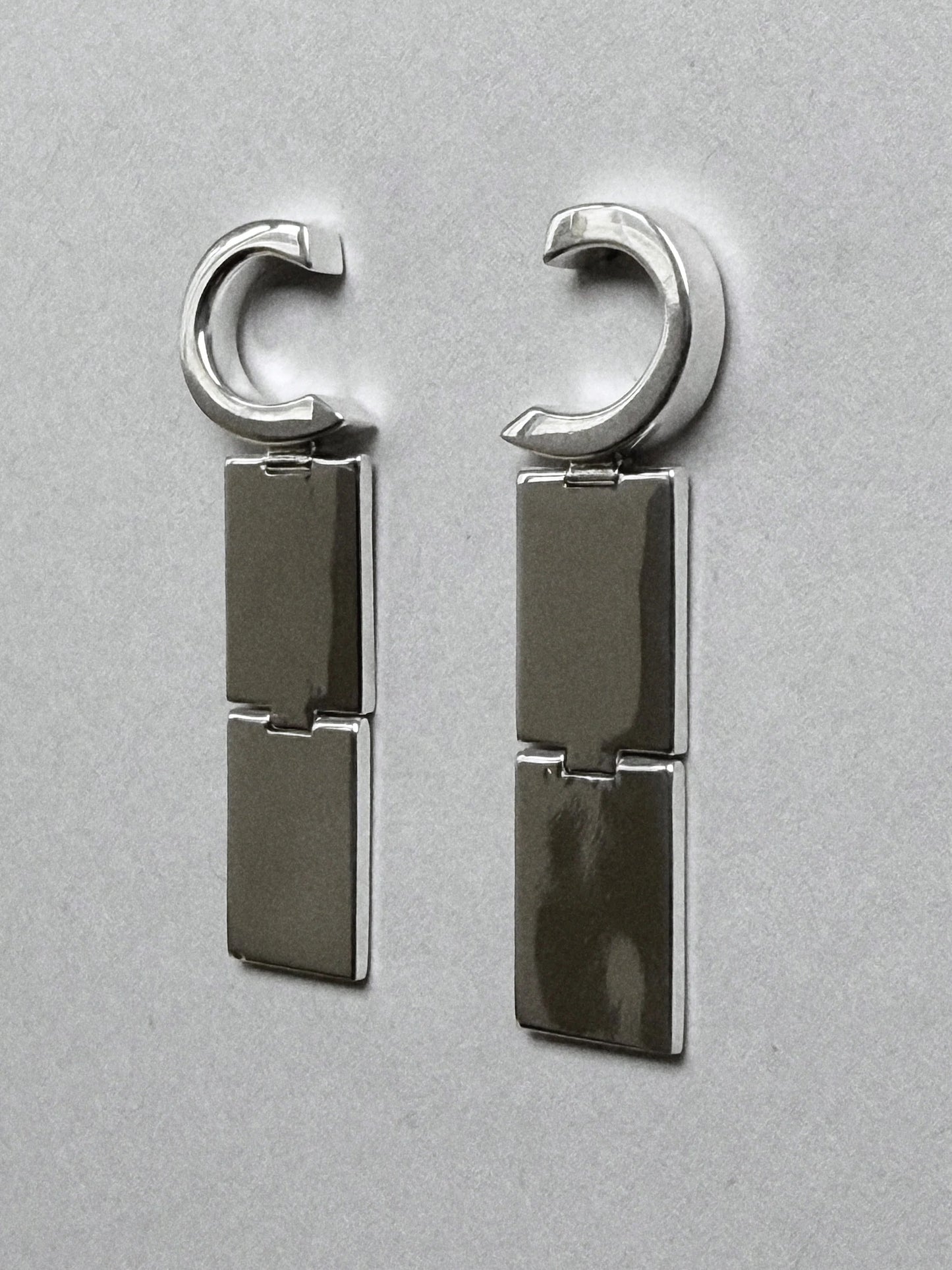 Curva Earring - Motion