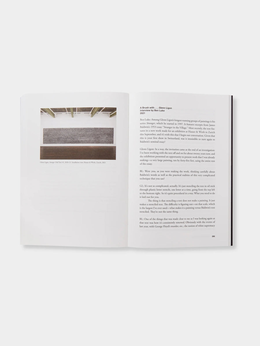 Glenn Ligon: At skelne pis fra regn; Skrifter og Interviews