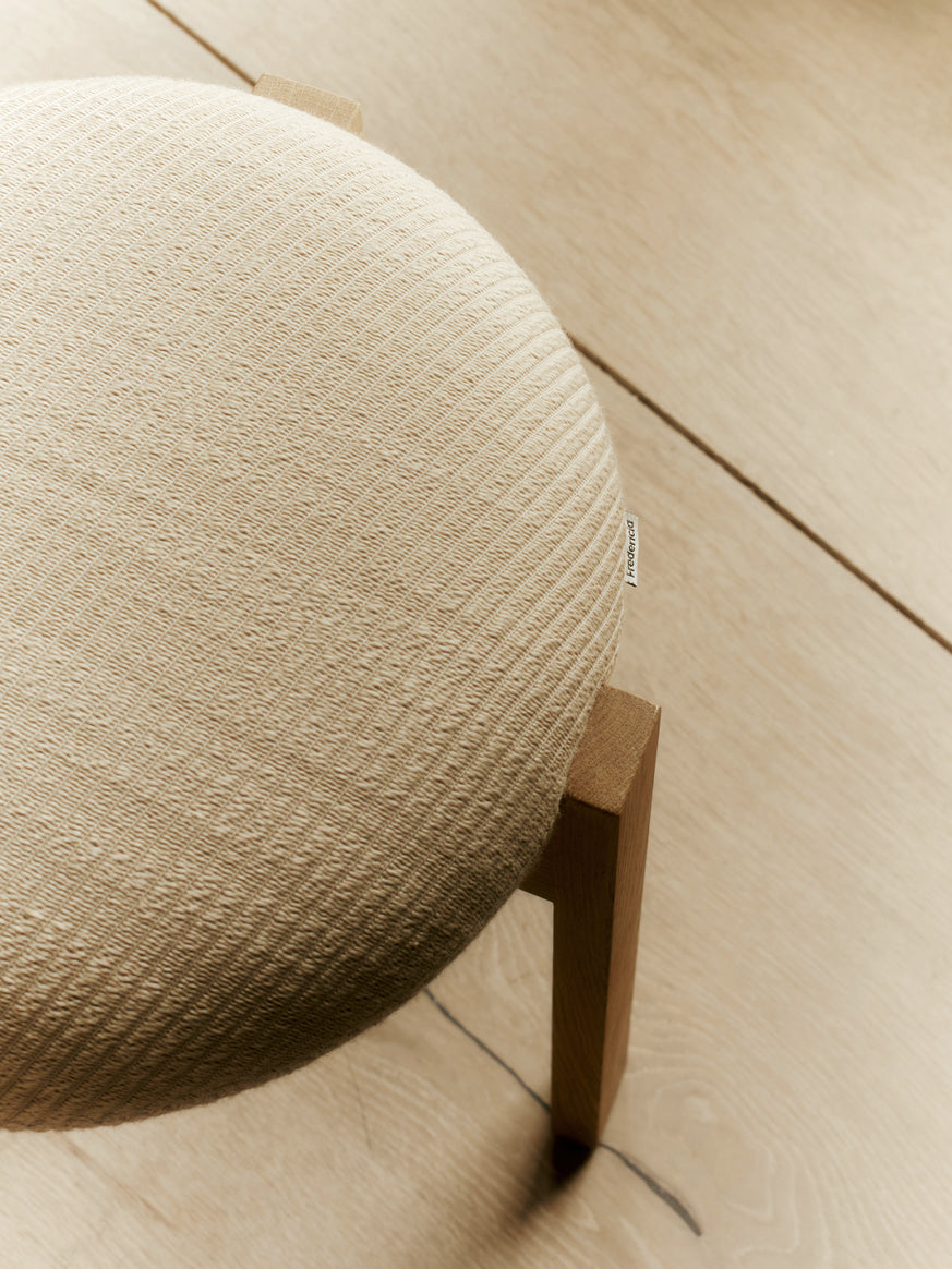 Pioneer Stool - Lacquered Oak