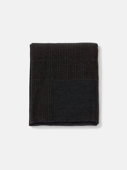 Grid Throw - Black