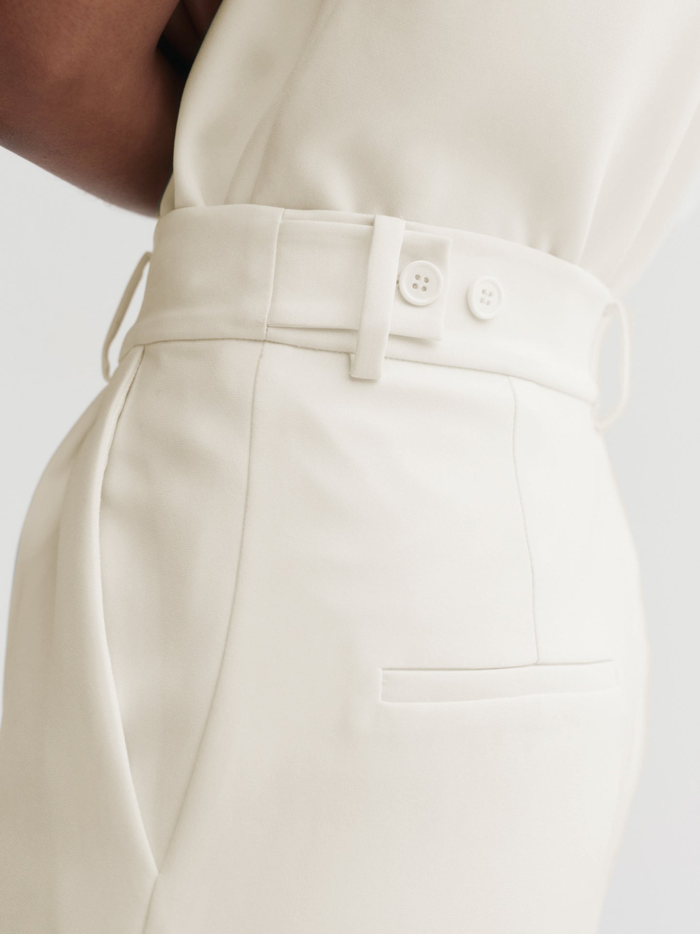 Blair Crepe Shorts - Cream