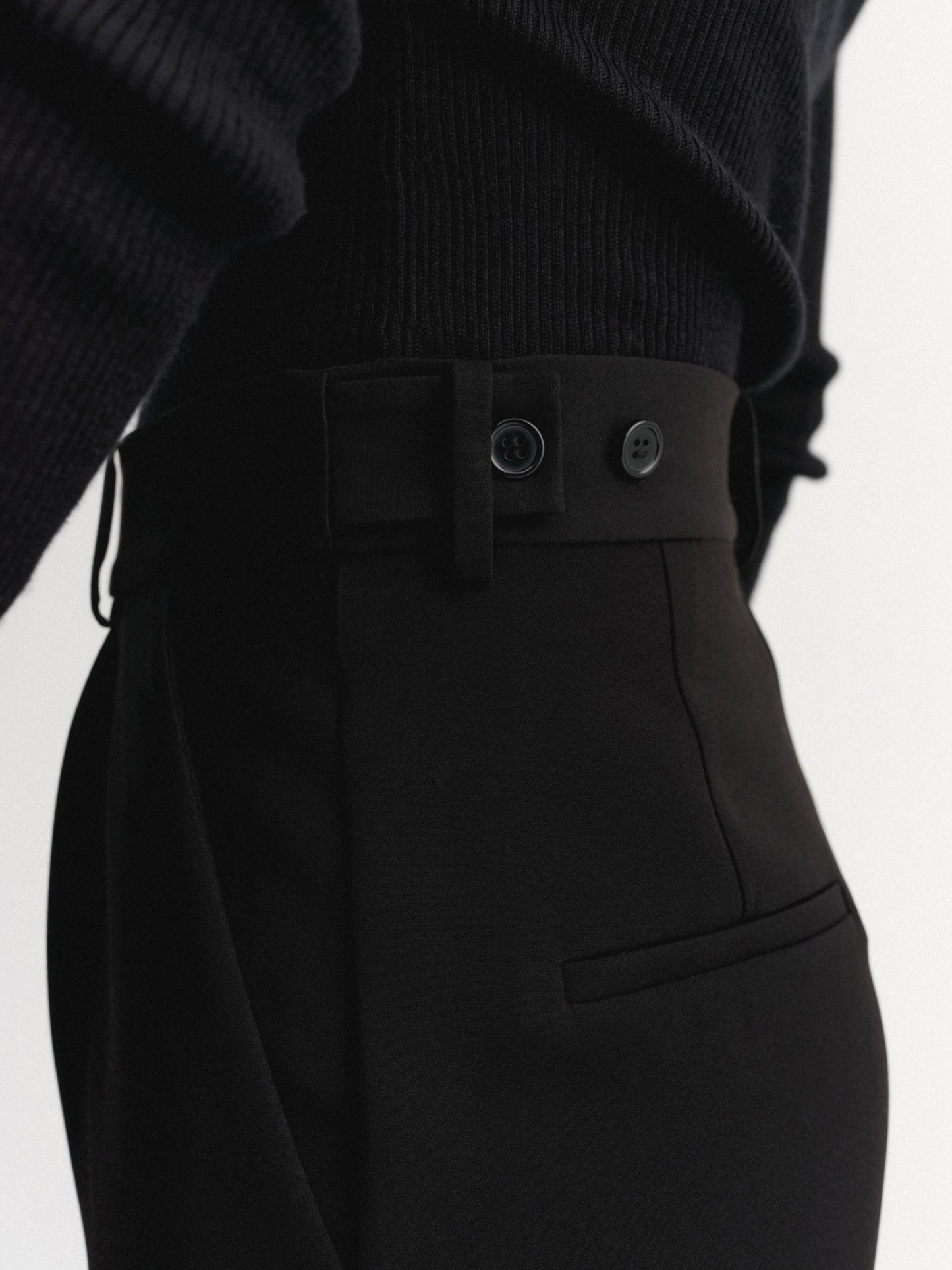 Blair Crepe Shorts - Black