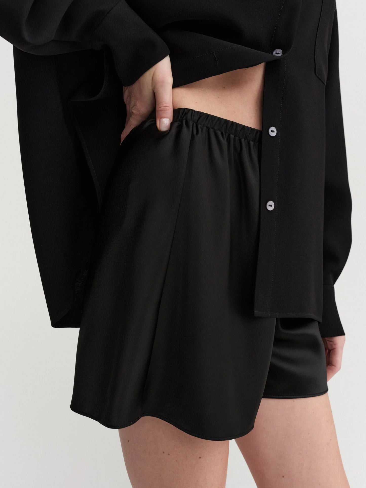 Bim Satin Shorts - Sort