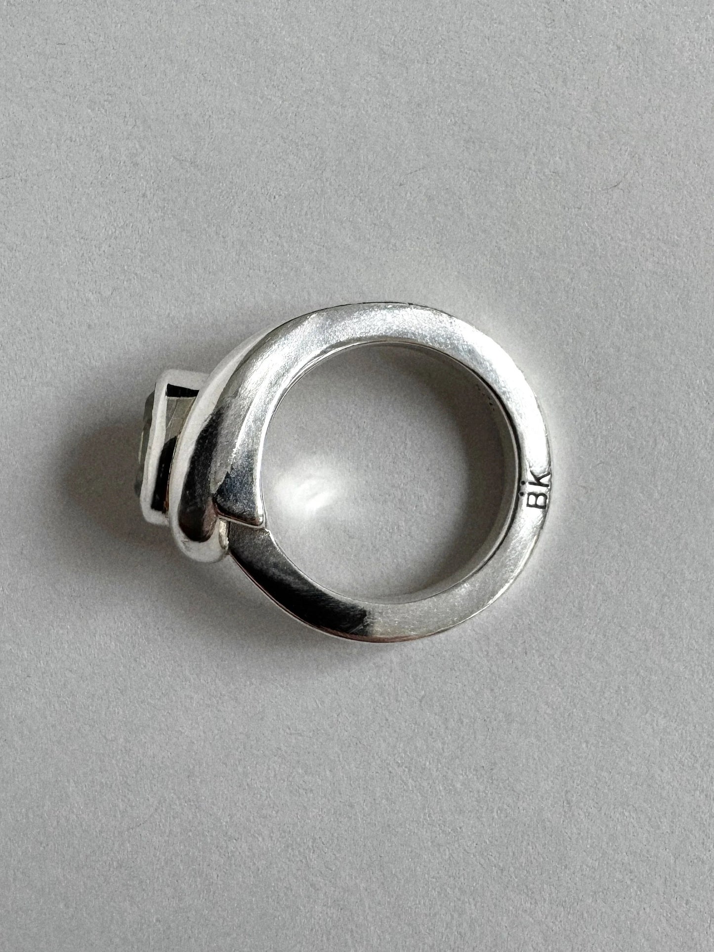 Curva Ring – Rutilated Quartz