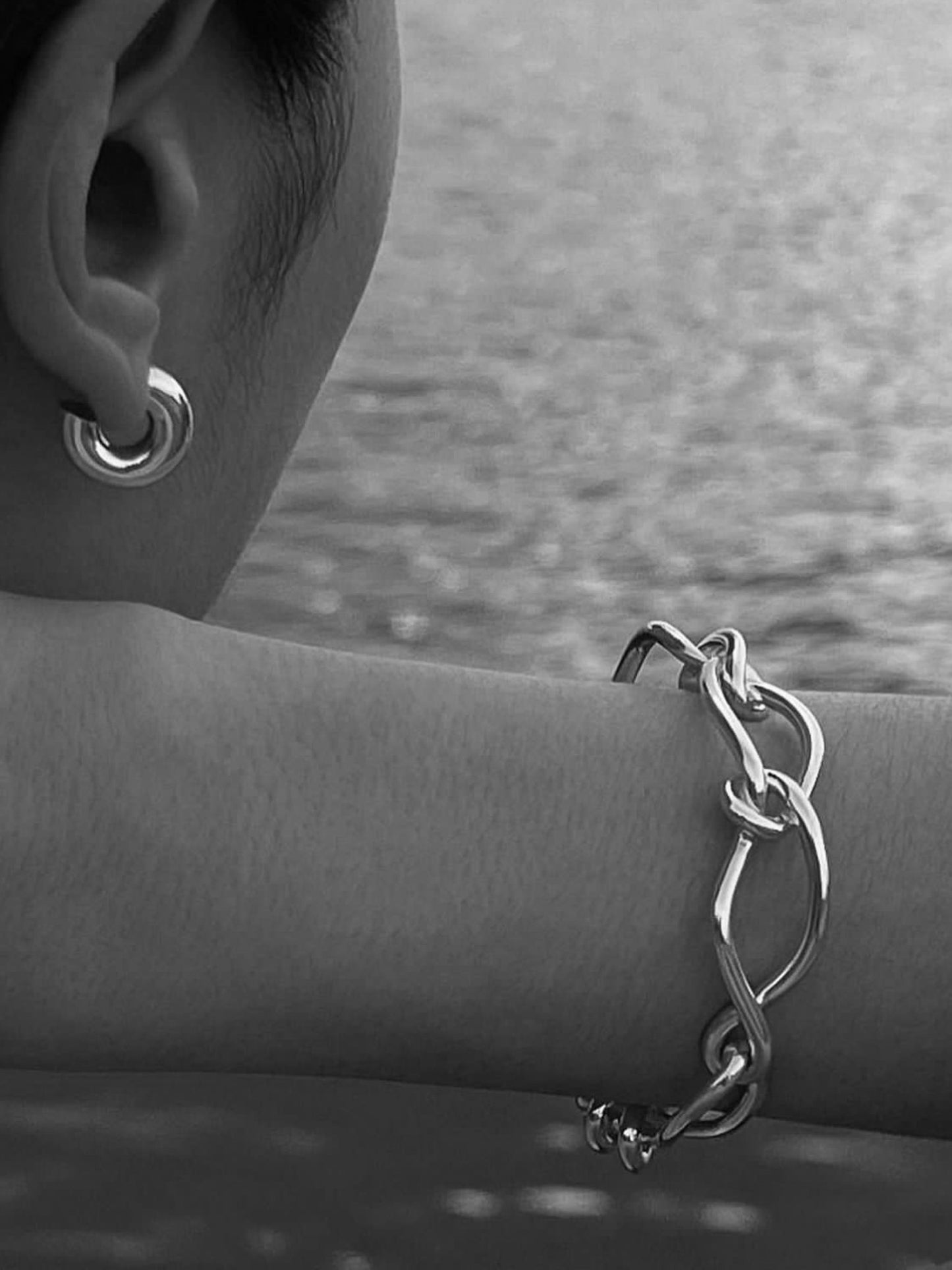 Boldly Curved Loose Knots Bracelet