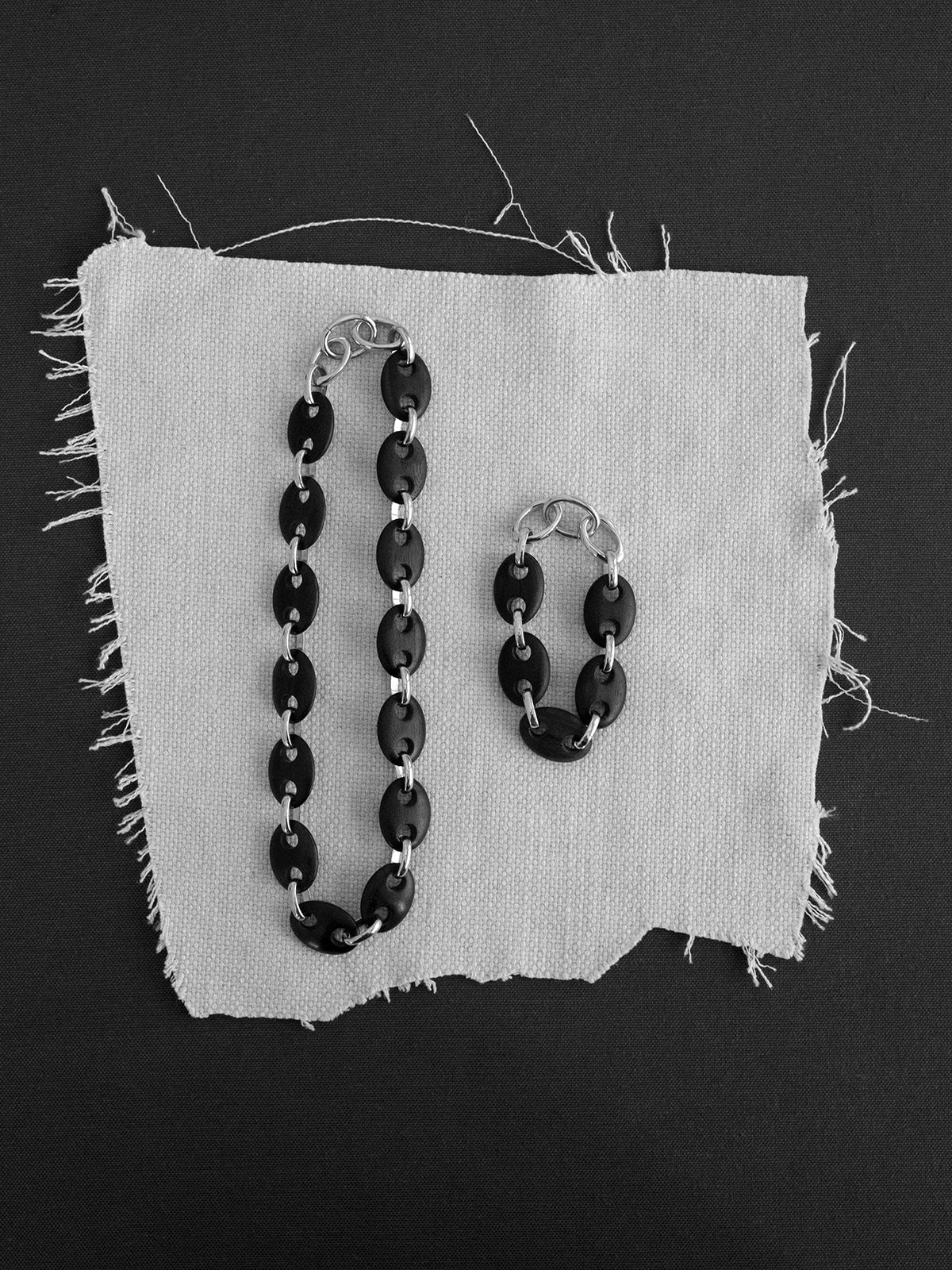 Ebony Link Chain Armbånd