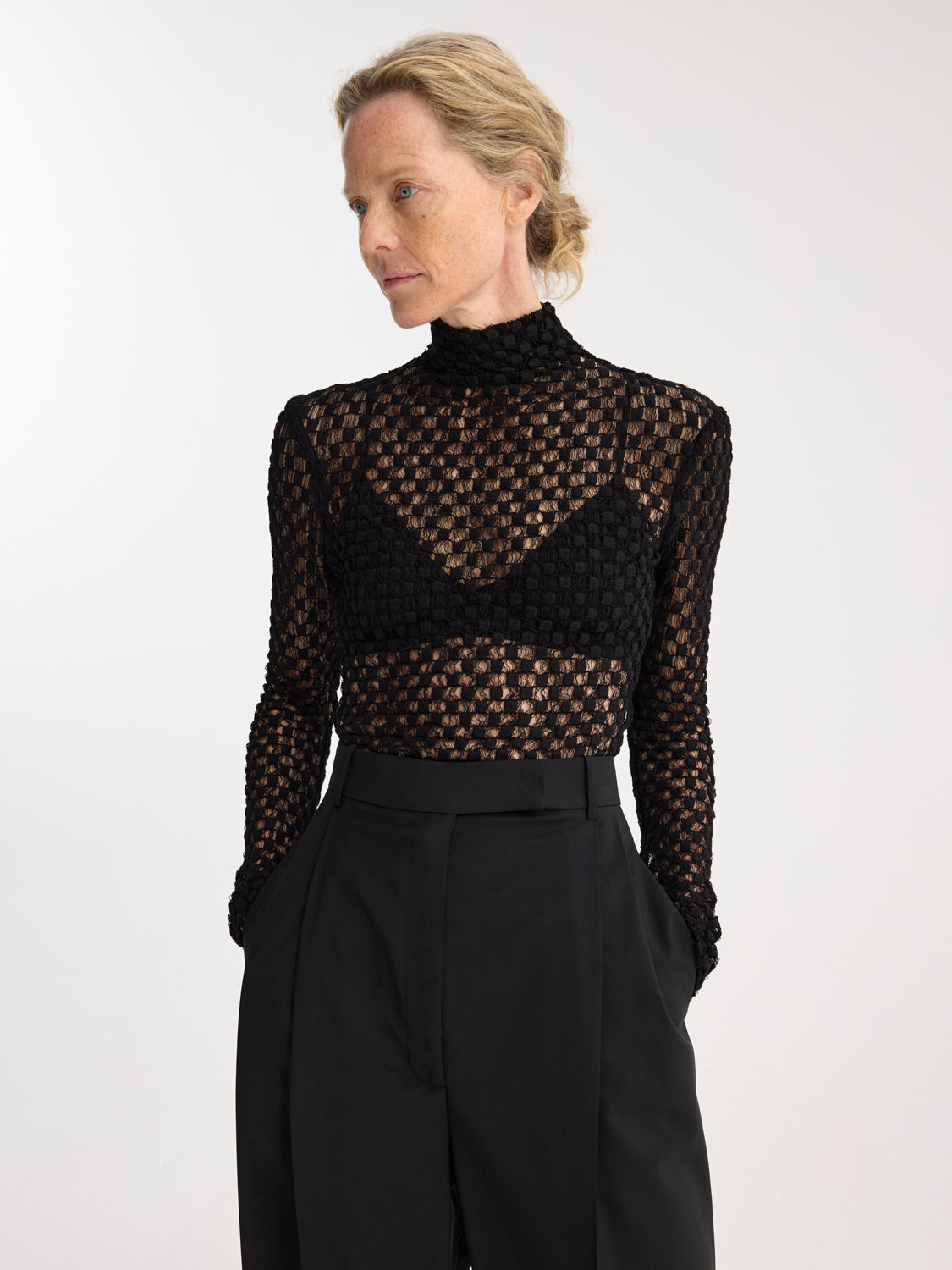 Geometrisk Blonde Rullekrave Top | Sort