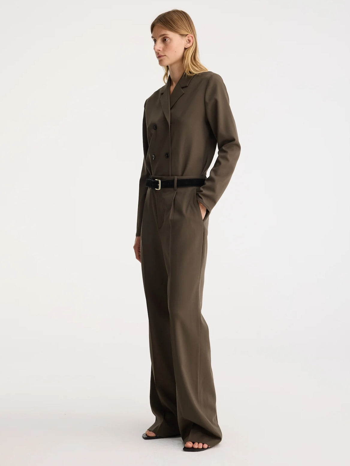 Relaxed Single Pleated Trousers - Earth