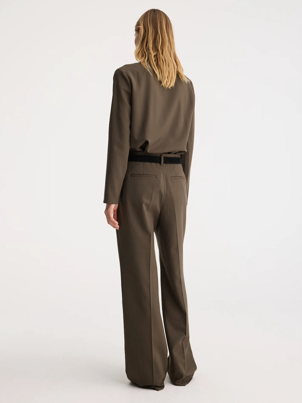 Relaxed Single Pleated Trousers - Earth